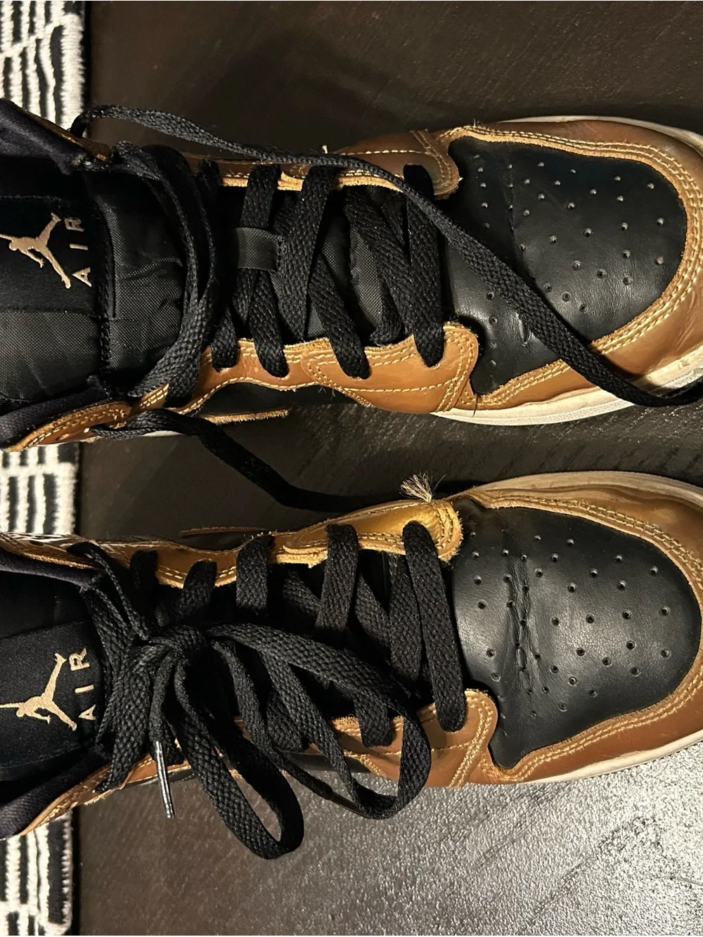 Nike Air Jordan Youth High-Top Sneakers Black and Gold Size 7